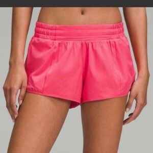 Lululemon Hotty Hot Low-Rise Lined Short 2.5"
Glaze Pink Size 6